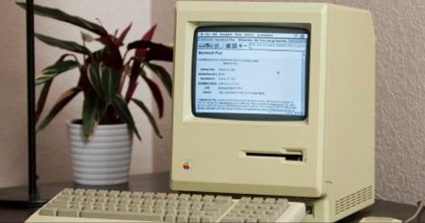 27-Year-Old Macintosh Connected to the Internet